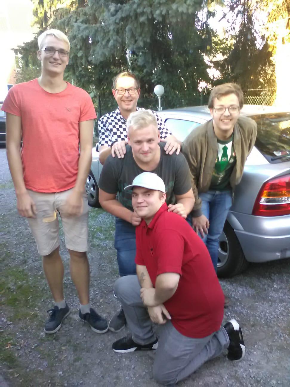 Die Gewinner. Von links nach rechts: Benedikt Torka, Thomas Quasisch, Merlin Dienst. Unser Zugkönig Jasper Dienst und unten Robin Winkler